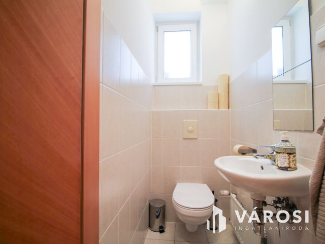 Eladó lakás a Római-part közelében