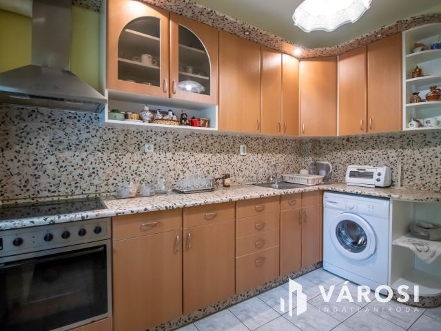 Nyugodt helyen levő téglalakás