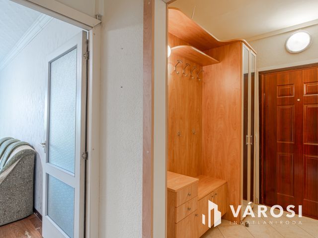 2+2 es panel lakás kiadó a Tabán utcában