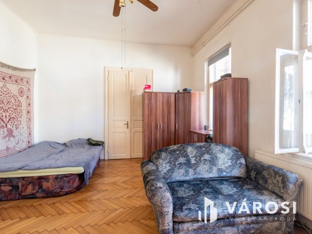 RÁKOSPALOTA 53 M² + KERT + PINCE – HÁZRÉSZ: 49,9 M FT!