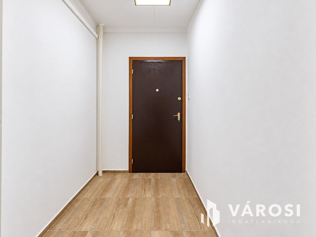 Rákospalotán a Szent Korona útján, panellakás eladó