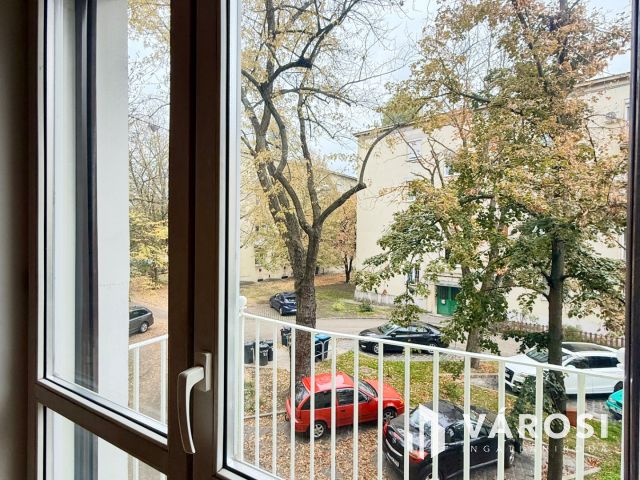 Erkélyes, 1. emeleti garzonlakás (30m²) M3 metróvonalon